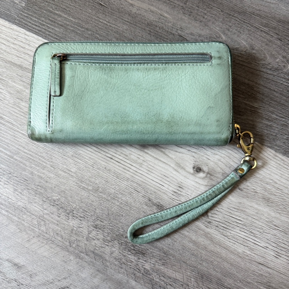 FOSSIL Leather Zip Around Wristlet Wallet Aqua Green Used
